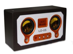 Фото портативной акустической системы LD-05 с пультом