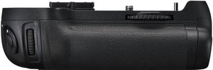 Фото батарейной ручки для Nikon D800 MB-D12