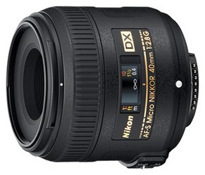 Фото объектива Nikon 40mm F/2.8G AF-S DX Micro Nikkor