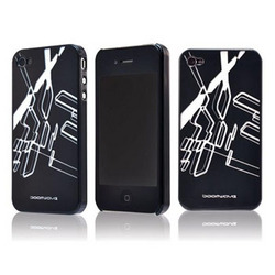 Фото пластикового чехла для iPhone 4 BoomWave Klips BMVPC0009 (Black)