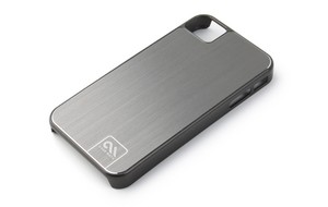 Фото металлического чехла для iPhone 4S CaseMate Barely There CM014540