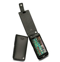 Фото кожаного чехла для Nokia E7 Noreve Tradition 21262Т1 (Black)