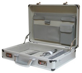 Фото кейса PortCase AVL-1 для ноутбука 15.4