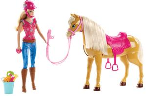 Фото куклы Mattel Barbie на конюшне BJX85