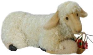 Фото овца лежащая 54 см Hansa 4508