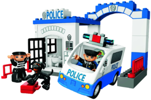 Фото конструктора LEGO Duplo Полицейский участок 5602