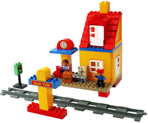 Фото конструктора LEGO Duplo Железнодорожная станция 3778