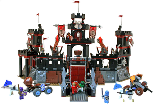 Фото конструктора LEGO Knights Kingdom Тёмная крепость Владека 8877