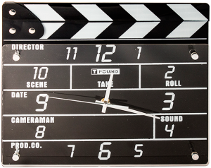 Фото настенных часов Эврика Кинохлопушка с маятником