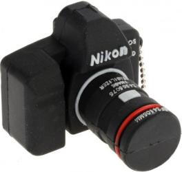 Фото флэш-диска GIFT! Фотоаппарат Nikon MD-599 16GB