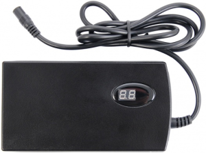 Фото универсального зарядного устройства Raveda RVD-0201