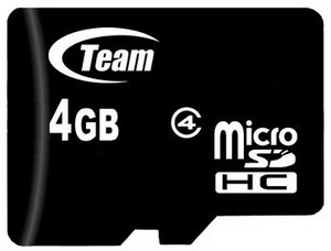 Фото флеш-карты Qumo MicroSDHC 4GB Class 4 + SD adapter