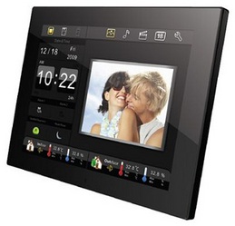 Фото цифровой рамки QUMO PhotoLife QS800.02