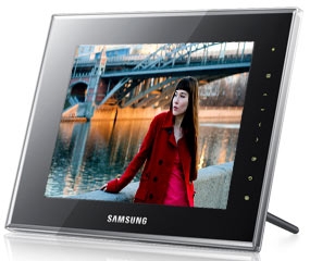 Фото цифровой рамки Samsung SPF-800W