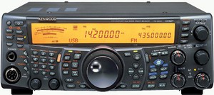 Фото радиостанции Kenwood TS-2000