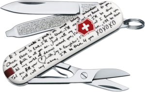 Фото швейцарского армейского ножа Victorinox Classic SD Love Song 0.6223.L1205
