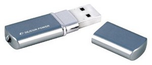 Фото флэш-диска Silicon Power LuxMini 720 32GB