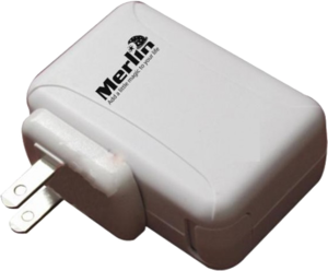 Фото универсальной зарядки Merlin Universal Travel Charger PRO