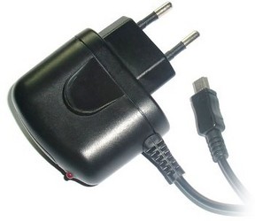 Фото универсальной зарядки USB Ritmix RM-011