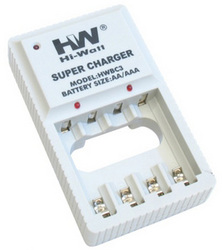 Фото набора Hi-Watt BC3 для аккумуляторных батарей AA и AAA на 4 АКБ