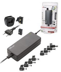 Фото универсального зарядного устройства Trust Worldwide 70W